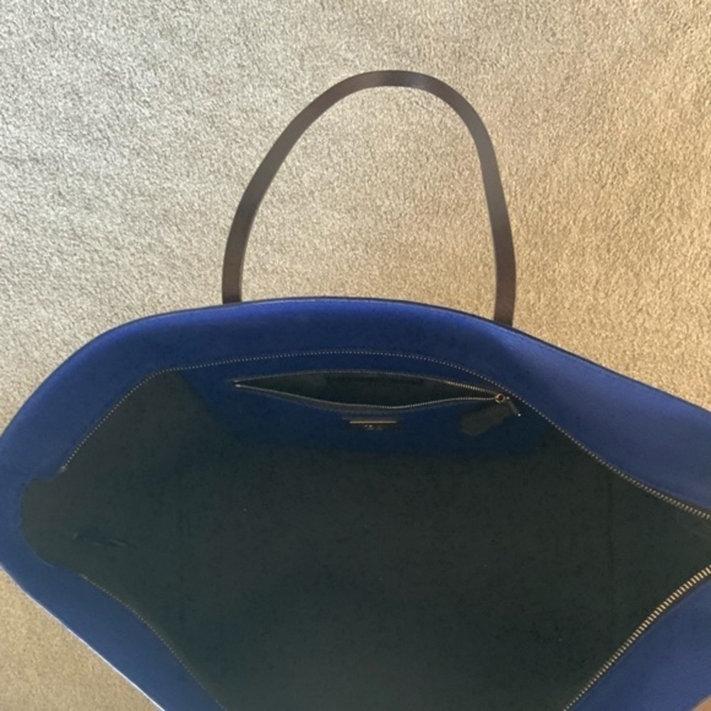 Fendi Zucca Ombré Roll Tote in blue - Picture 11 of 13